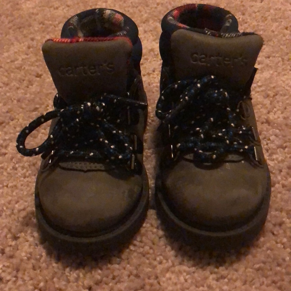 *SOLD* Boys Carters boots